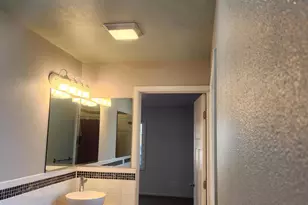 402 Emerald Cir, Medford, OR 97501 - Photo 45