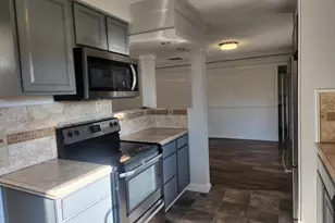 402 Emerald Cir, Medford, OR 97501 - Photo 23