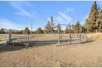 869 SW 55th Place, Redmond, OR 97756 - Photo 35