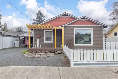 418 SE L Street, Grants Pass, OR 97526 - Photo 1