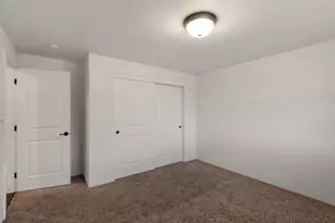 925 Sellwood Dr, Eagle Point, OR 97524 - Photo 17