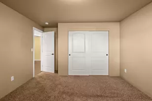 925 Sellwood Dr, Eagle Point, OR 97524 - Photo 17