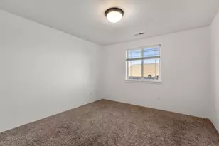 925 Sellwood Dr, Eagle Point, OR 97524 - Photo 15