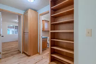 2717 Elliott Ave, Medford, OR 97501 - Photo 13