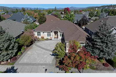 869 St Andrews Way, Eagle Point, OR 97524 - Photo 1