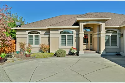 869 St Andrews Way, Eagle Point, OR 97524 - Photo 3