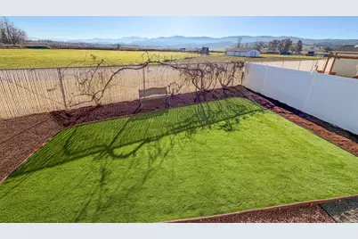 4425 W Main Street #SPC 9, Medford, OR 97501 - Photo 13