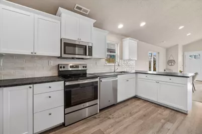 2565 NW Teak Avenue, Redmond, OR 97756 - Photo 11