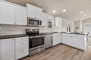 2565 NW Teak Ave, Redmond, OR 97756 - Photo 11