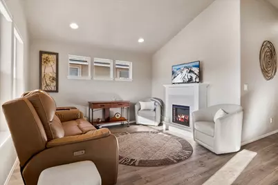 2565 NW Teak Avenue, Redmond, OR 97756 - Photo 3