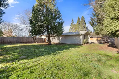 2021 Taylor Road, Central Point, OR 97502 - Photo 25