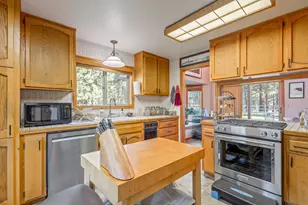 15624 National Forest Ln, Sisters, OR 97759 - Photo 11