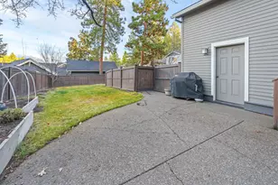 2472 NW Shields Dr, Bend, OR 97703 - Photo 41