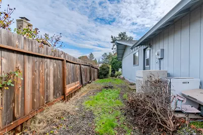 1312 Ramada Avenue, Medford, OR 97504 - Photo 27