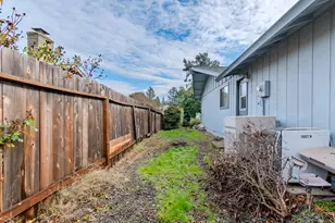 1312 Ramada Ave, Medford, OR 97504 - Photo 27