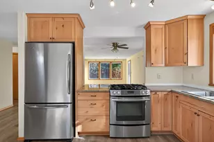 2342 NE Shadow Brook Pl, Bend, OR 97701 - Photo 9