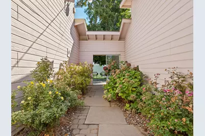 2018 Steele Road, The Dalles, OR 97058 - Photo 11