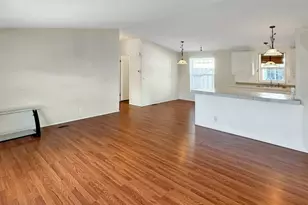 1570 S Peach St, Medford, OR 97501 - Photo 3