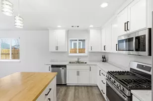 7905 Jacqueline Way, White City, OR 97503 - Photo 9