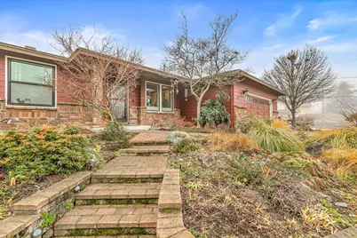 780 Oakway Circle, Ashland, OR 97520 - Photo 3