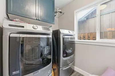 20531 Rolen Avenue, Bend, OR 97702 - Photo 11