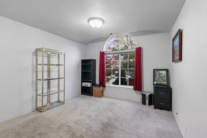 705 Mountain Avenue, Central Point, OR 97502 - Photo 21