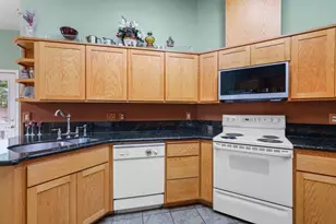 705 Mountain Ave, Central Point, OR 97502 - Photo 11