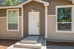 56252 Comet Dr, Bend, OR 97707 - Photo 3