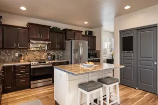 724 NW Green Forest Cir, Redmond, OR 97756 - Photo 9