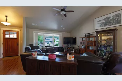 202 White Oak Way, Shady Cove, OR 97539 - Photo 5