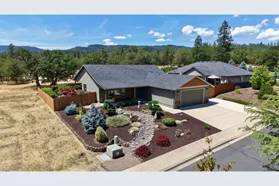 202 White Oak Way, Shady Cove, OR 97539 - Photo 3