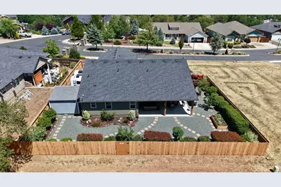 202 White Oak Way, Shady Cove, OR 97539 - Photo 35