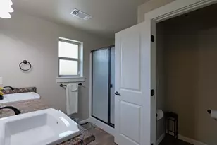 202 White Oak Way, Shady Cove, OR 97539 - Photo 15