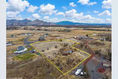 206 NE Frank Lane, Redmond, OR 97756 - Photo 1