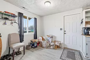 2841 Howard Ave, Medford, OR 97501 - Photo 3