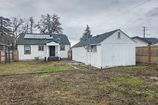 2215 Eberlein Ave, Klamath Falls, OR 97601 - Photo 5
