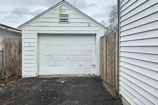 2215 Eberlein Ave, Klamath Falls, OR 97601 - Photo 3