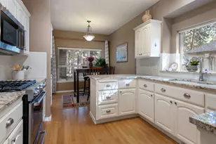 60749 Willow Creek Loop, Bend, OR 97702 - Photo 9