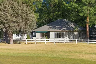 60749 Willow Creek Loop, Bend, OR 97702 - Photo 23