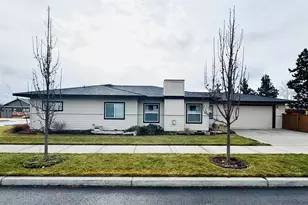 559 NW Rimrock Ct, Redmond, OR 97756 - Photo 3