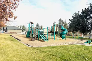 559 NW Rimrock Ct, Redmond, OR 97756 - Photo 45