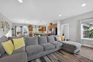 559 NW Rimrock Ct, Redmond, OR 97756 - Photo 19