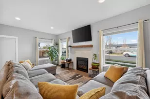 559 NW Rimrock Ct, Redmond, OR 97756 - Photo 19