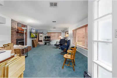 1215 NE A Street NE, Grants Pass, OR 97526 - Photo 9