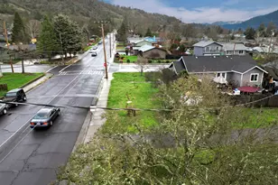 1215 NE A Street NE, Grants Pass, OR 97526 - Photo 41