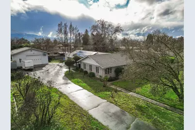 1215 NE A Street NE, Grants Pass, OR 97526 - Photo 39