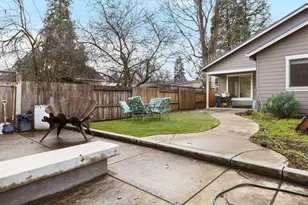295 S 1st St, Talent, OR 97540 - Photo 29
