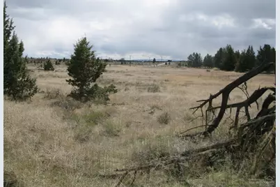 2525 NE Negus Way, Redmond, OR 97756 - Photo 11