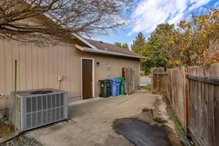2725 Trout Cir, Grants Pass, OR 97527 - Photo 31