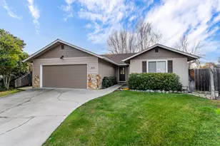 2725 Trout Cir, Grants Pass, OR 97527 - Photo 3